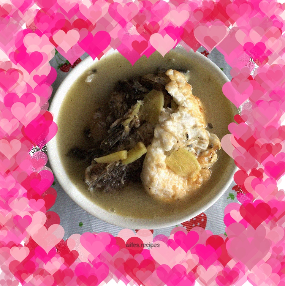 Crucian carp native egg soup