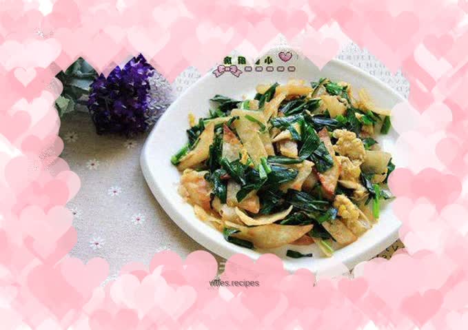 Fried crispy pancakes with chives and eggs