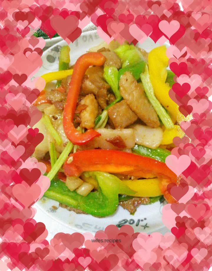 Fried pork with three peppers