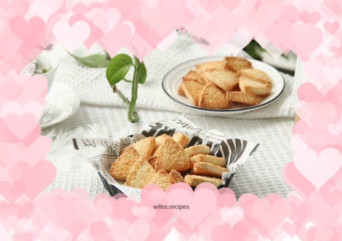 Slightly sweet but not greasy coconut triangular cake