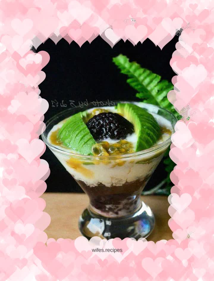 Black rice cheese fruit cup
