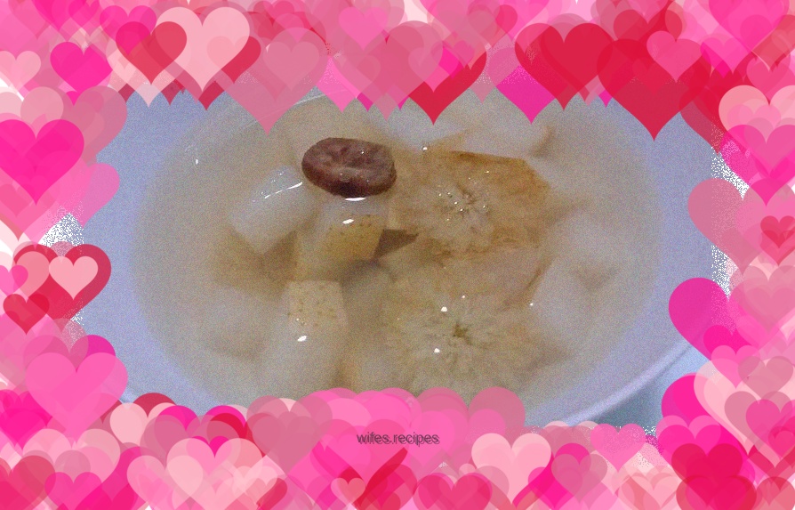 Hawthorn rock sugar stewed pears that moisturize the autumn