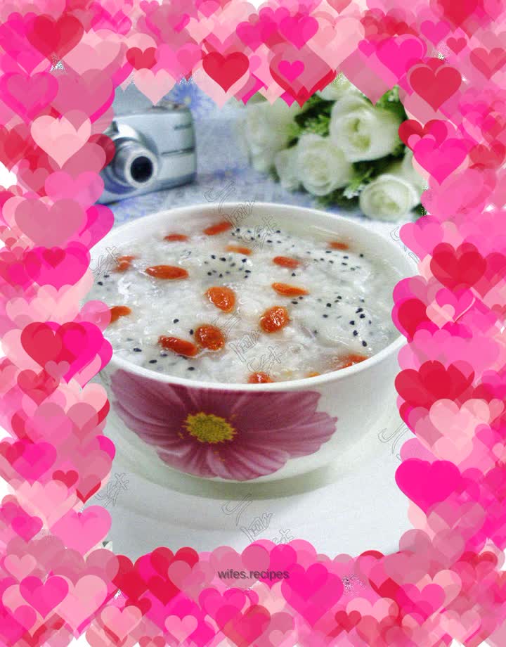 Wolfberry and pitaya rice porridge