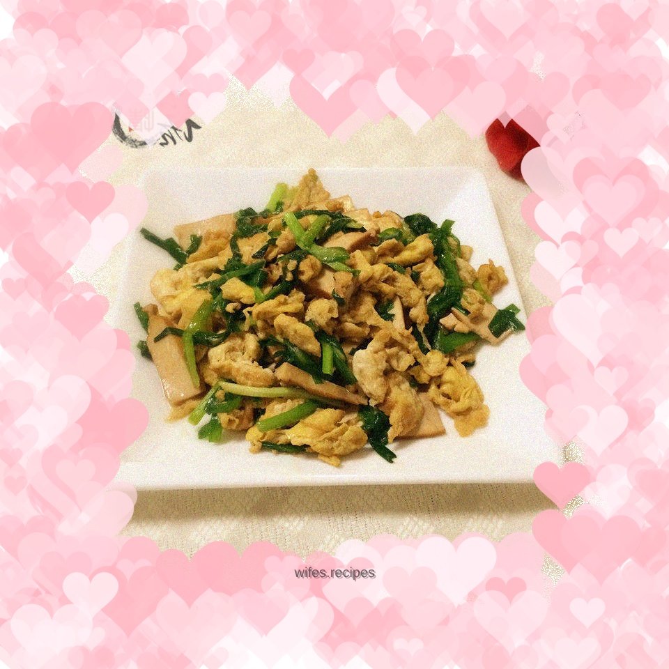 Stir-fried leeks with dried eggs and fragrant seeds