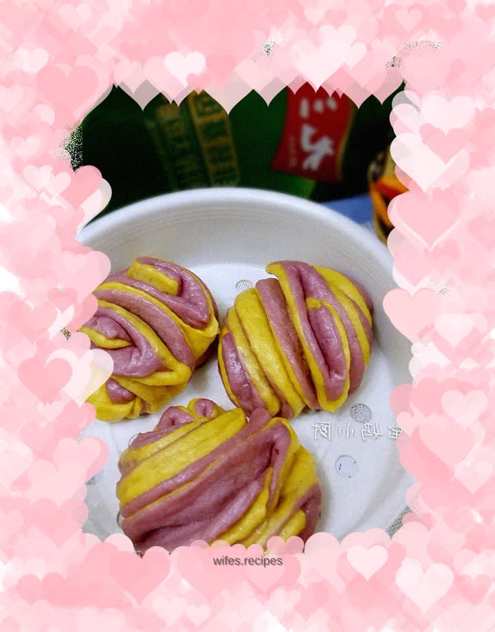 Colorful vegetable flower roll