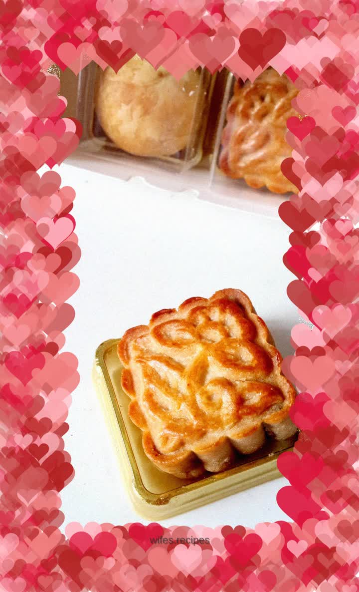 Cantonese style mooncakes