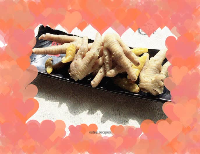 Pickled pepper chicken feet