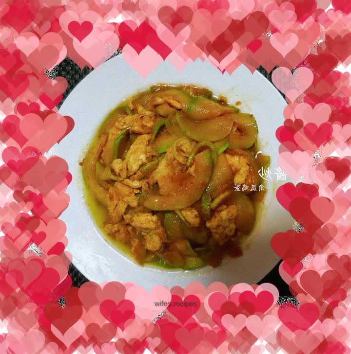 Fried melon and eggs with soy sauce