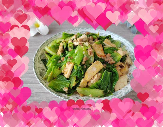 Stir-fried minced meat, tofu and lettuce