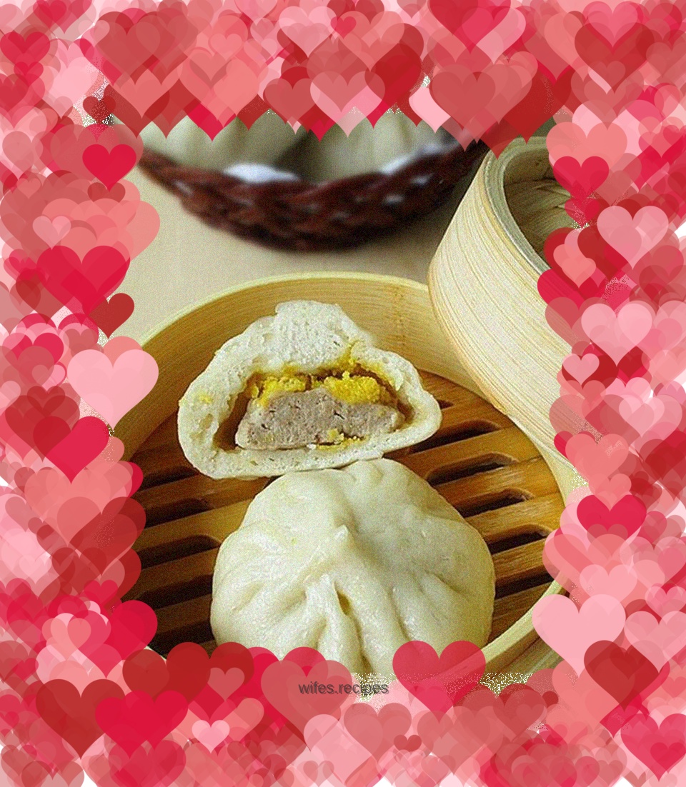 Salted egg yolk meat buns