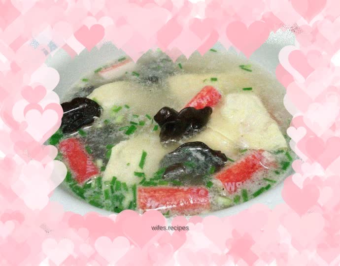 Egg dumpling, seafood and vermicelli soup