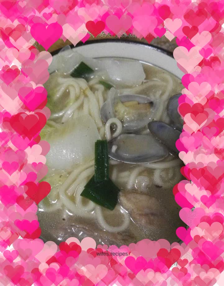 Clam noodle soup