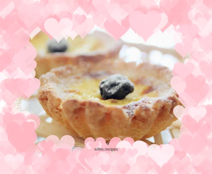 Blueberry Crispy Tart Homemade Egg Tart in Hot Summer
