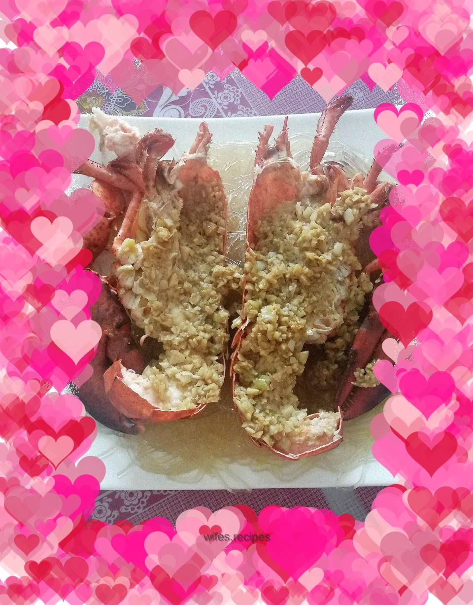 Steamed lobster with garlic