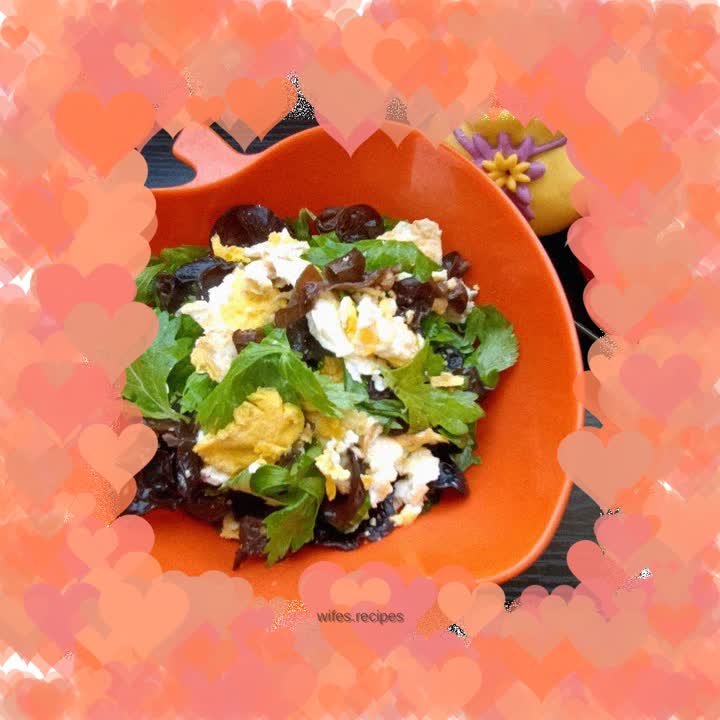 Egg fungus mixed with celery leaves