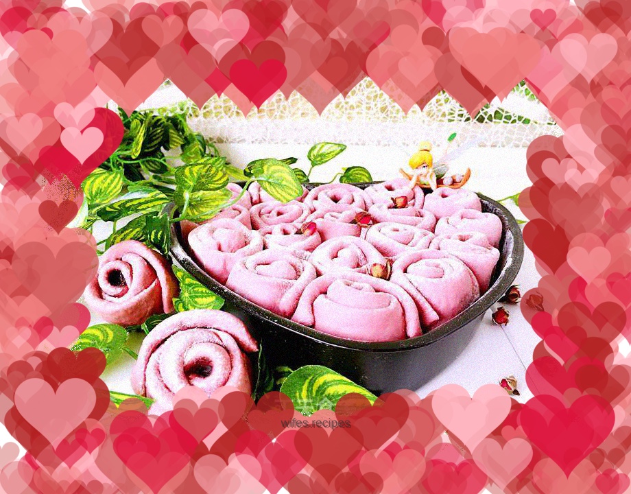 Red bean paste and rose buns