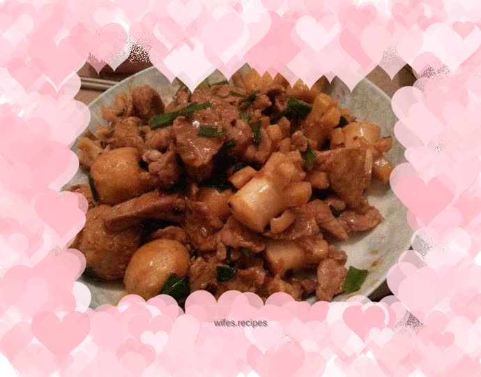 Fried fish balls with fresh meat sauce