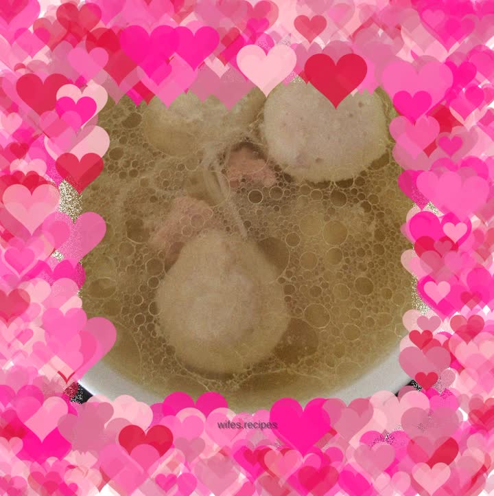 Enoki Mushroom Meatballs and Lean Meat Soup