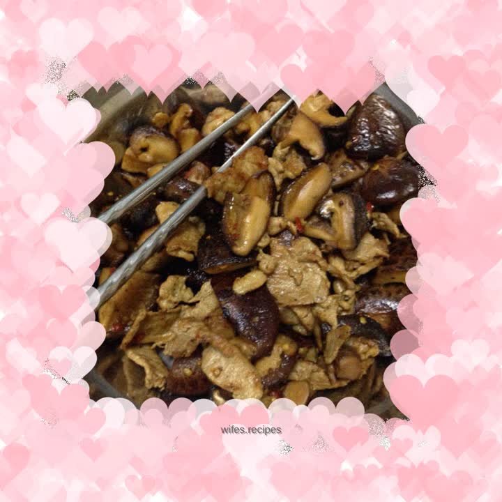 Stir-fried diced pork with mushrooms