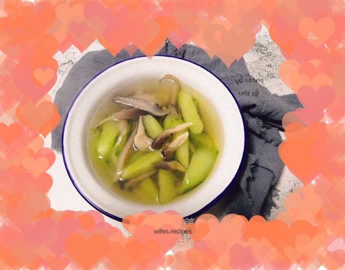 Cucumber and oyster mushroom soup