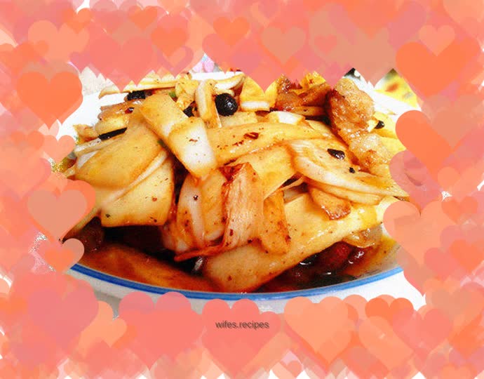 Home-style Sichuan cuisine, stir-fried wild rice with stir-fried pork with black bean paste