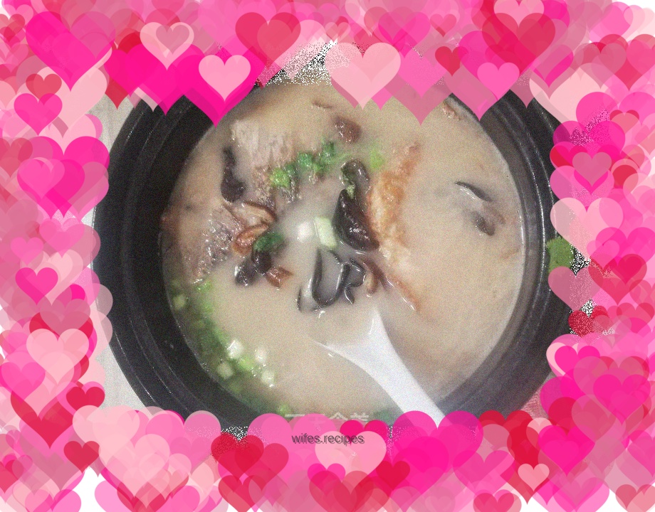 Casserole crucian carp soup