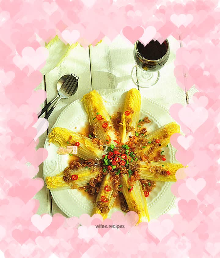 It’s the right time to cleanse the intestines and nourish the stomach after the holidays - clean and delicious steamed baby cabbage with strawberry vermicelli