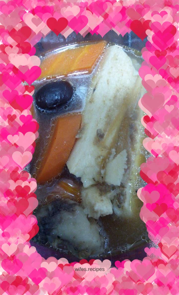 Simple beef bone soup