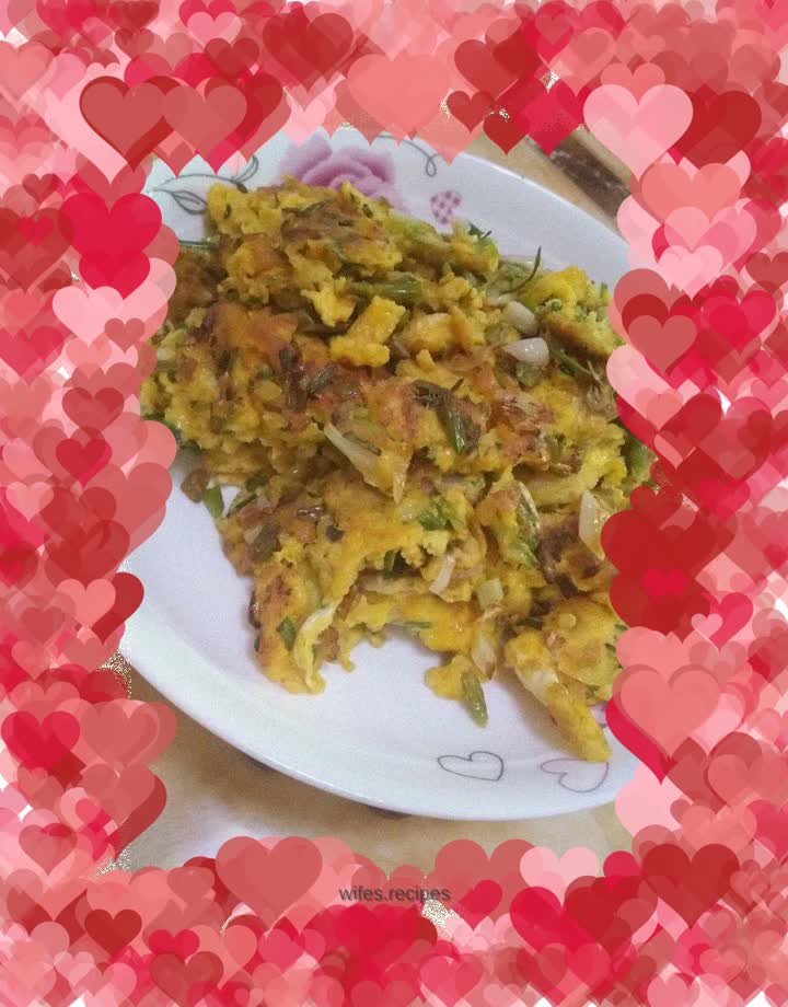 Fried eggs with chives