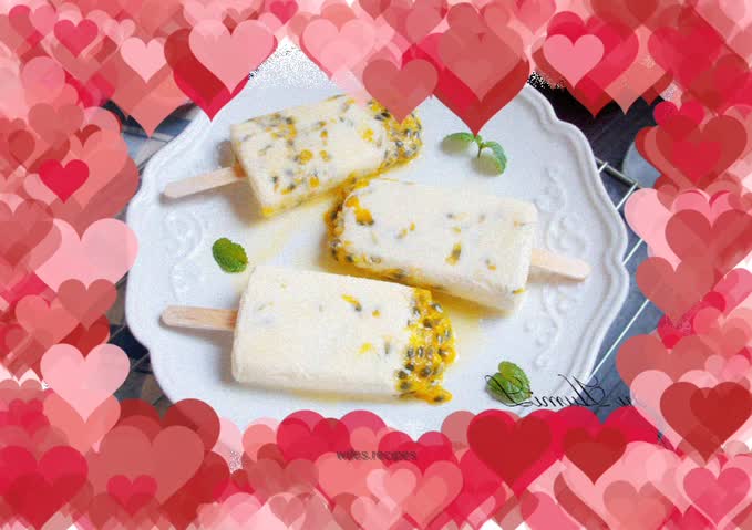 Passion fruit yogurt popsicle