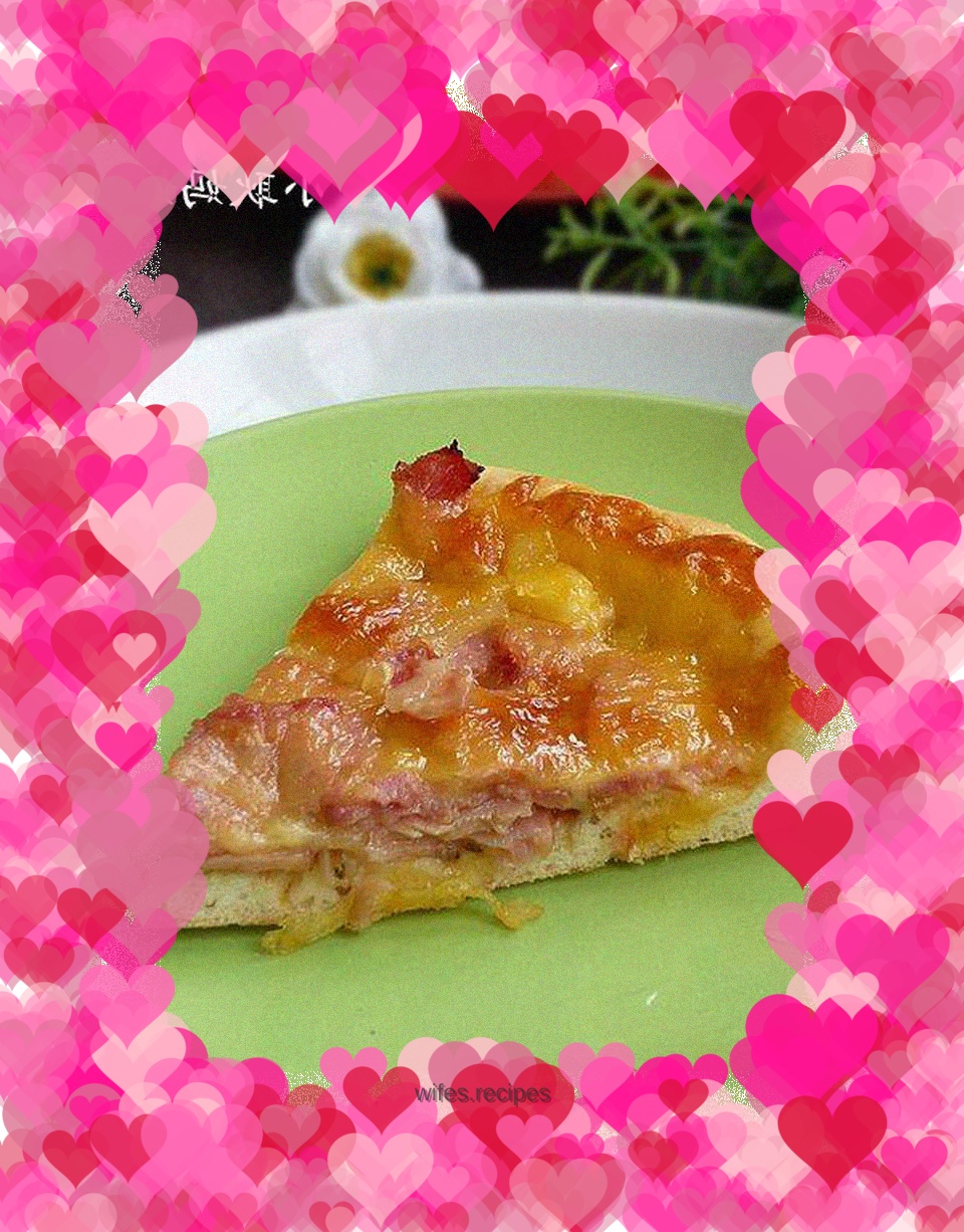 Make your own affordable and delicious pizza - bacon and ham pizza