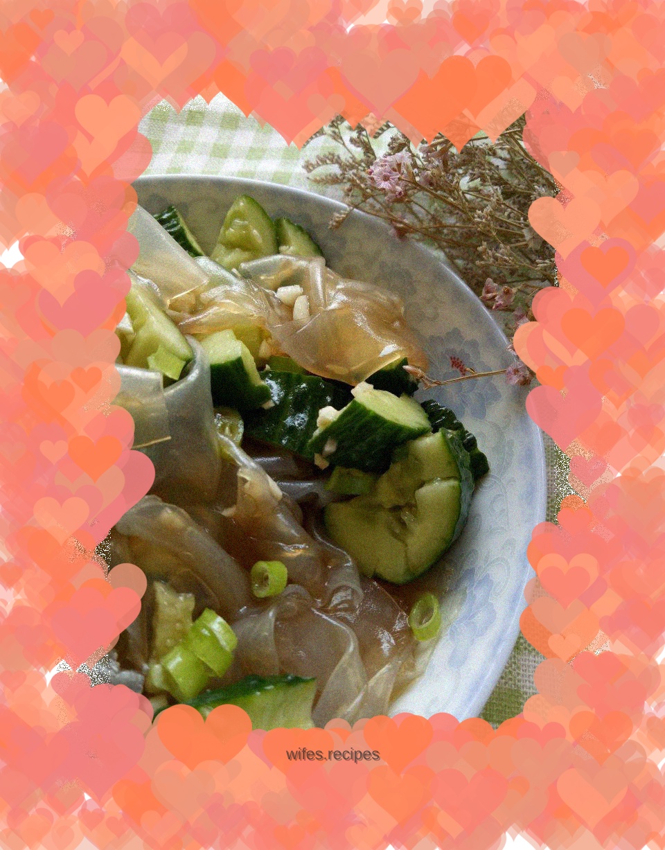 Cucumber mixed with vermicelli