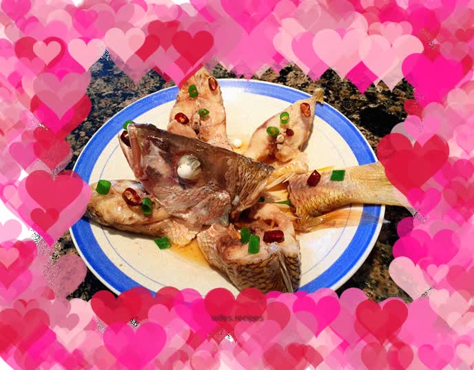 Steamed flower-shaped fish