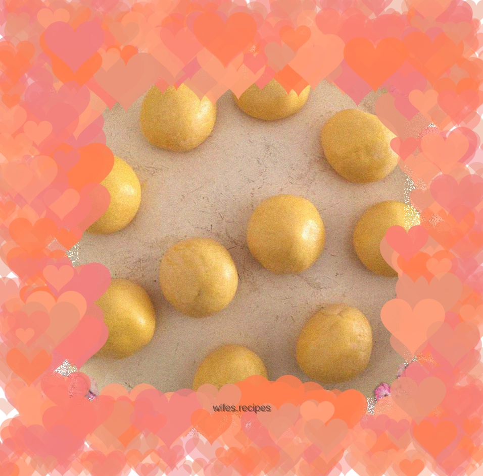 Pumpkin and peanut glutinous rice balls