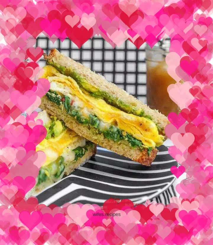 Avocado and Spinach Sandwich