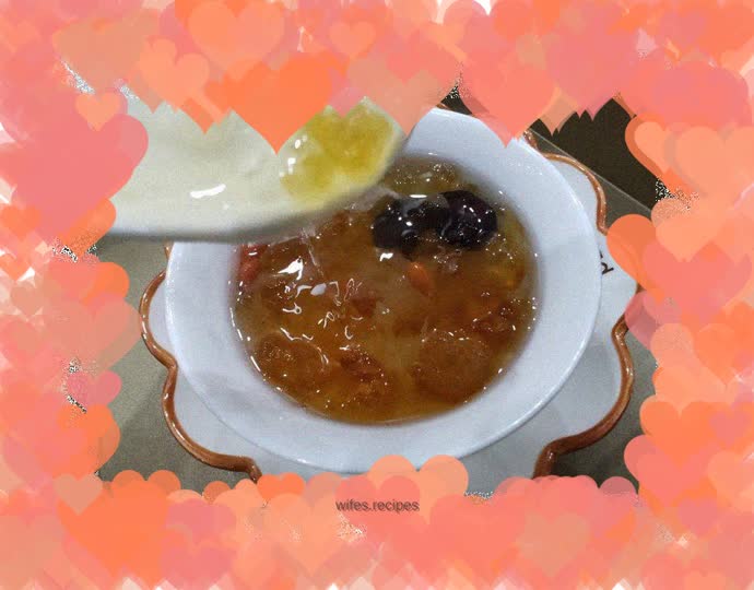 Stewed peach gum with red dates and white fungus