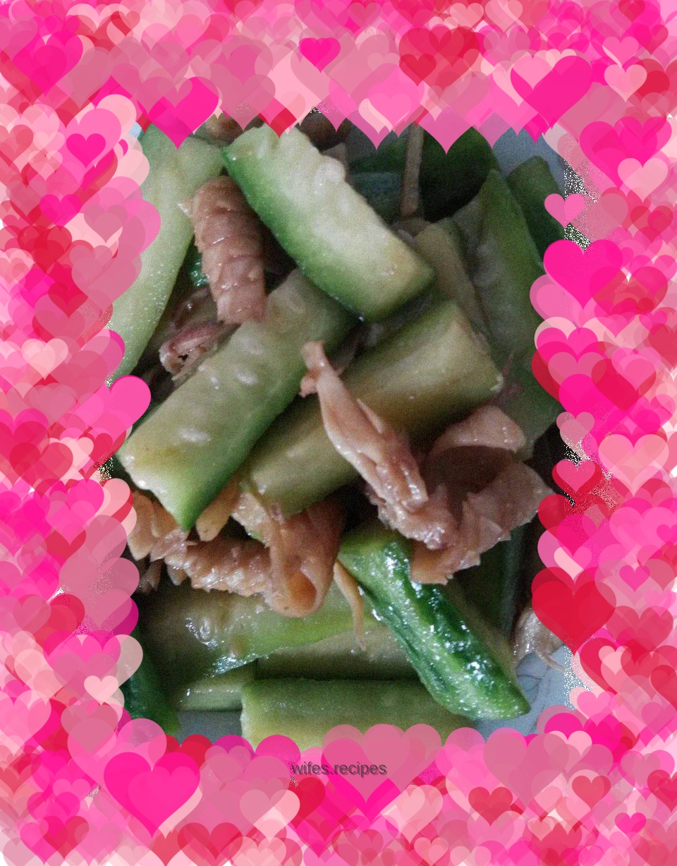 Stir-fried squid with loofah