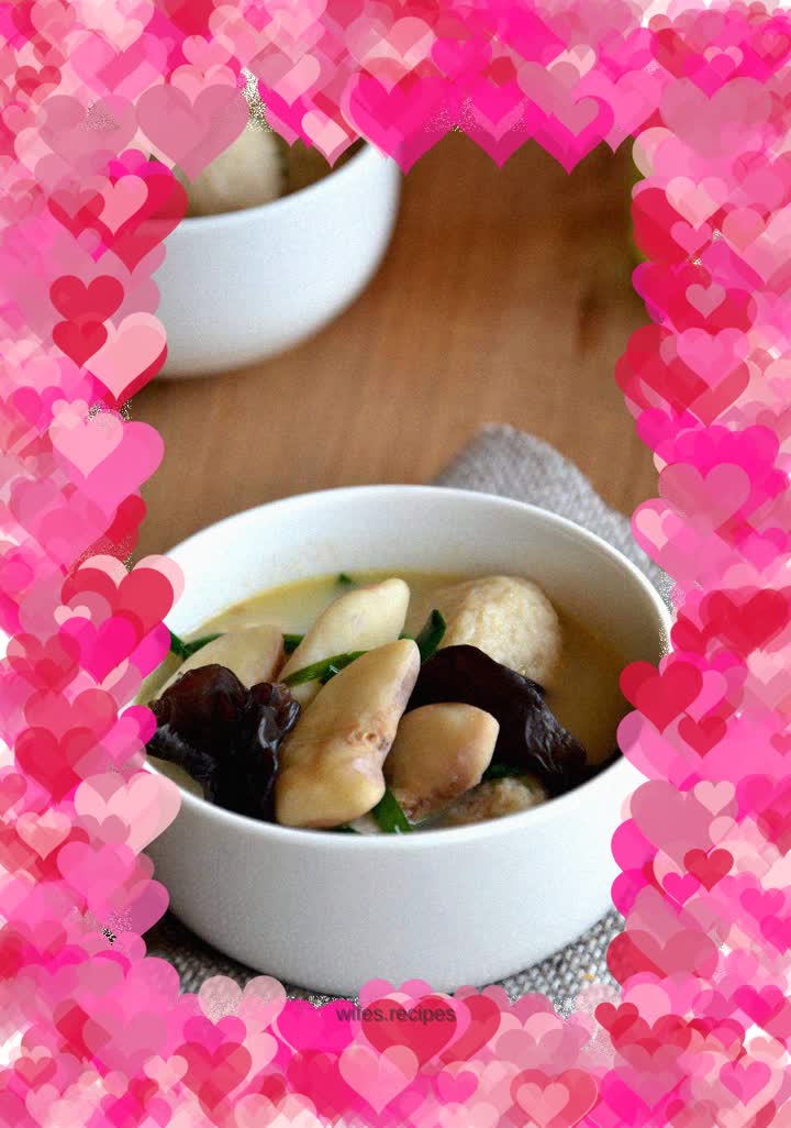 Water chestnut fish ball soup