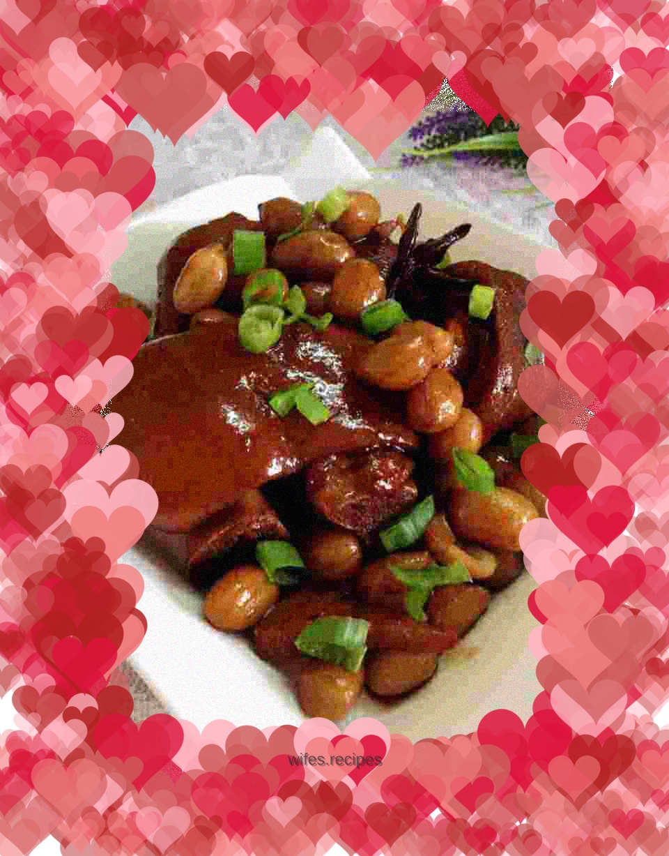 Braised pork trotters with peanuts