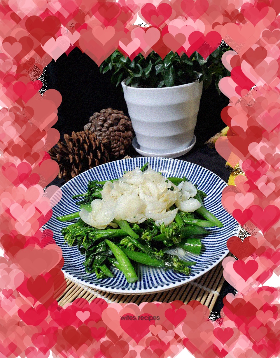 Stir-fried kale and fresh lily