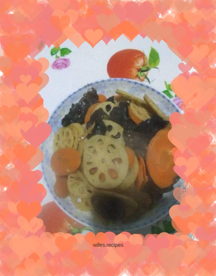 Fungus and lotus root green golden slices