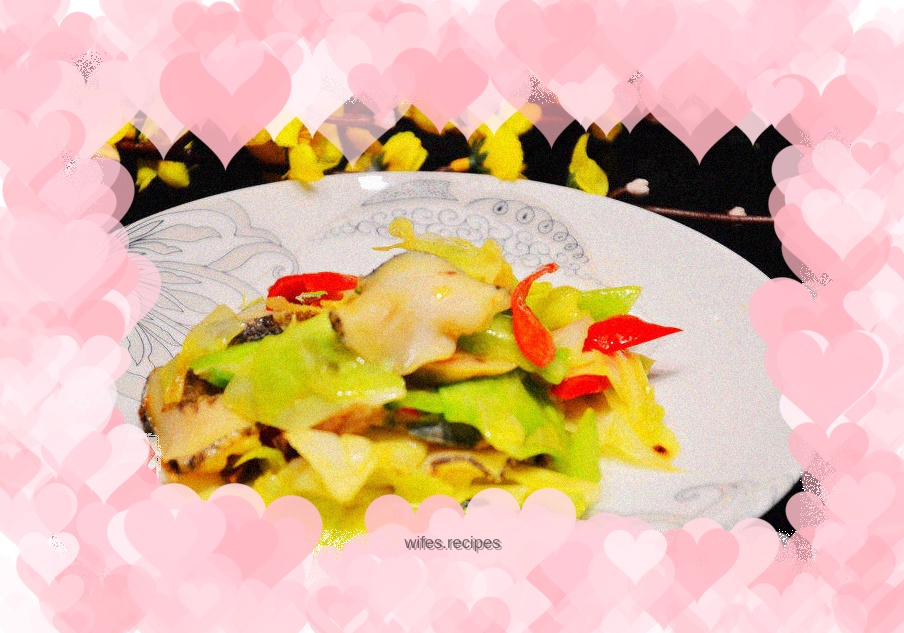 Cabbage fried conch slices