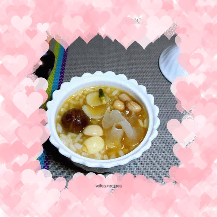Longan and Lotus Seed Porridge