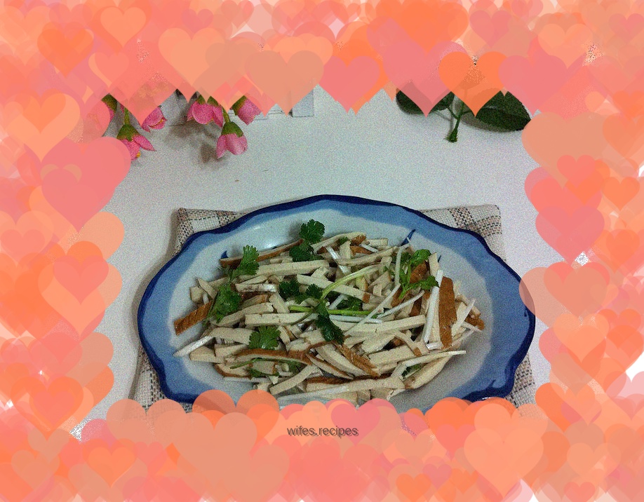 Green onion mixed with dried fragrant seeds