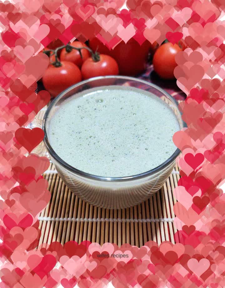 Green juice blueberry banana drink