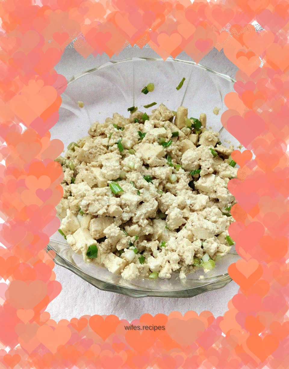 Tofu mixed with green onions