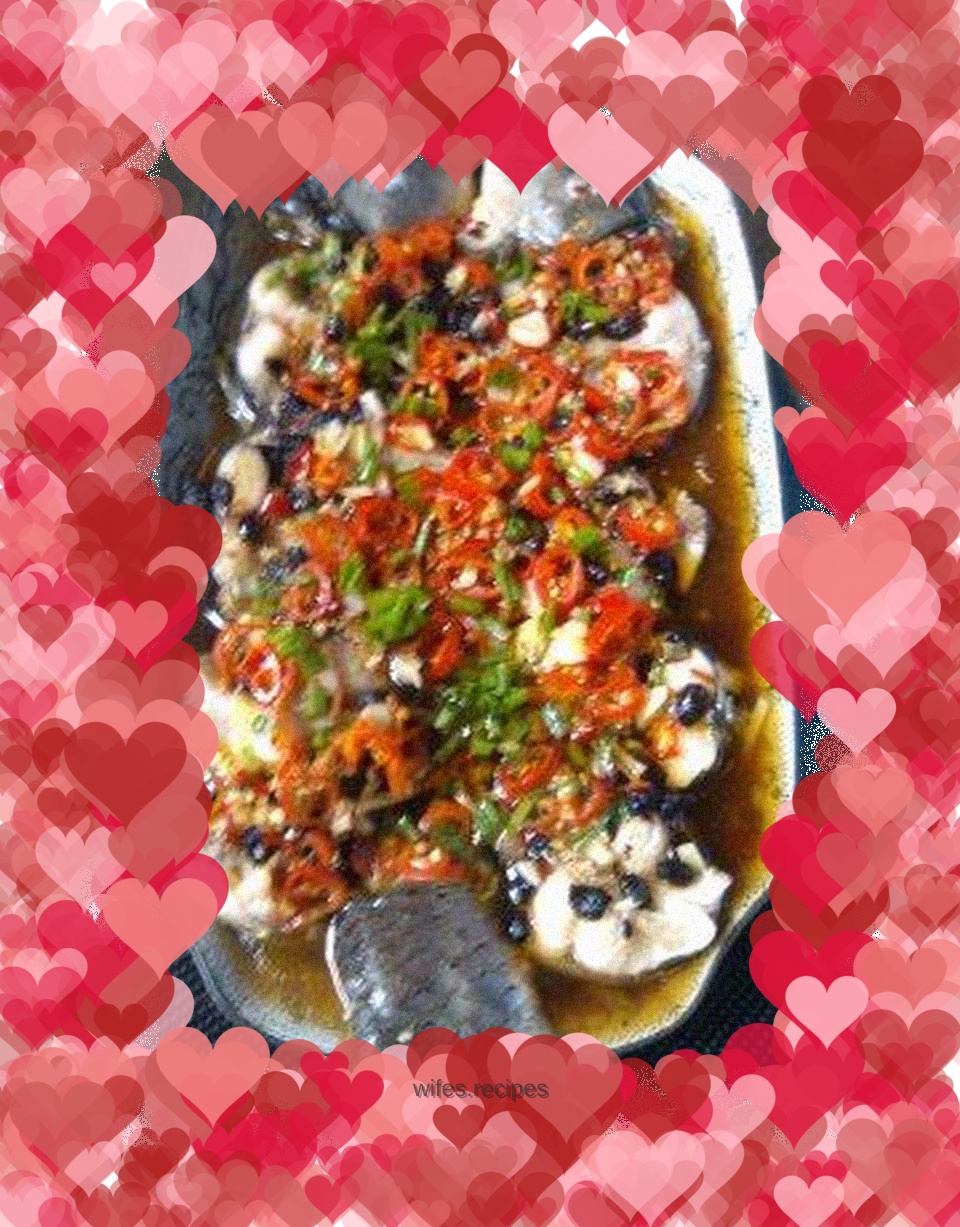 Fragrant black bean sauce and minced pepper fish