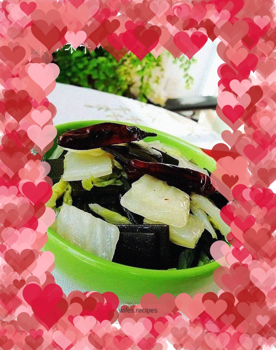 Cabbage with spicy kelp