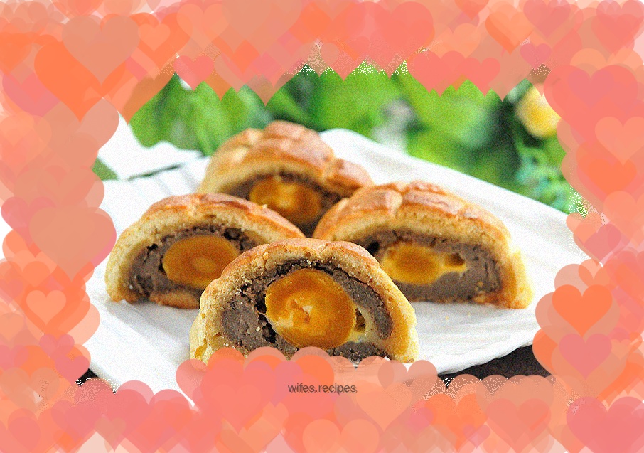 Salted egg yolk mung bean paste pineapple cake